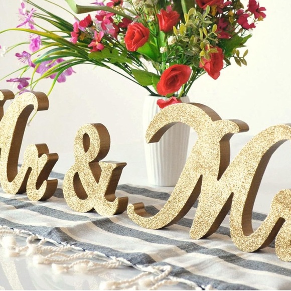 MR and MRS Tabletop Wedding Decoration - Picture 2 of 4